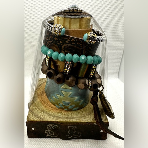 $140 ⭐️NEW Sandra Ling Leather Bangle & Stretch Bracelet Set Stack Tower Stand - Picture 3 of 7